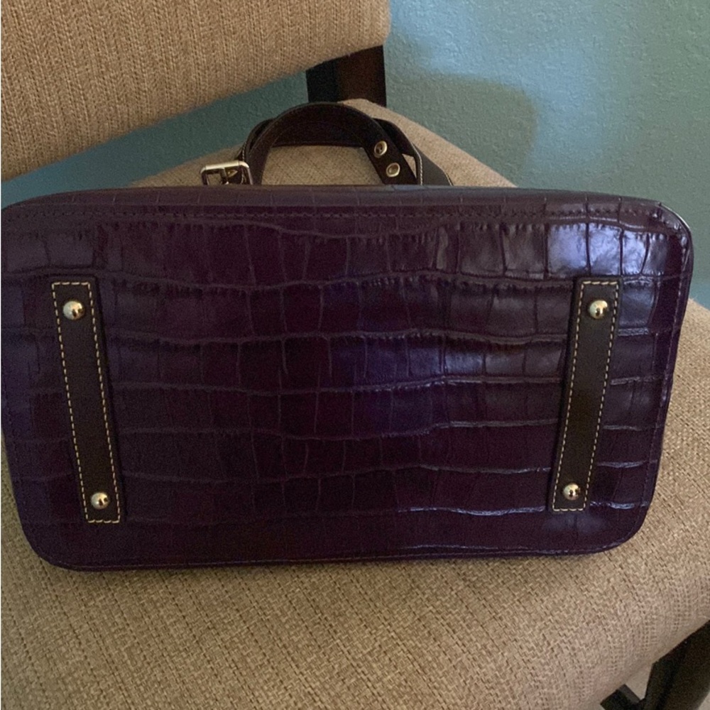 Dooney & Bourke - Picture 4 of 5